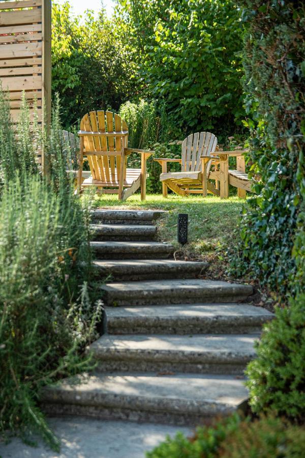Wisteria View With Hottub & Cabin Sleeps 20 Chippenham  Exteriör bild